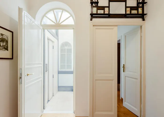 דירה Charming In A 1910s Building 2 Min Walk From The Colosseum רומא