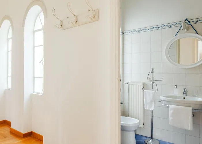 Charming In A 1910s Building 2 Min Walk From The Colosseum * רומא