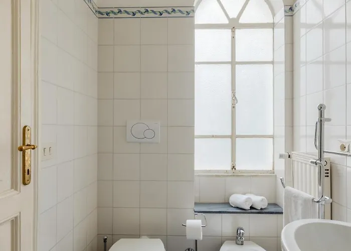 Charming In A 1910s Building 2 Min Walk From The Colosseum
