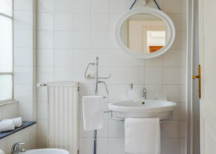 Apartment Charming In A 1910s Building 2 Min Walk From The Colosseum Rome