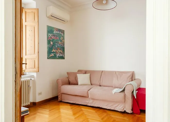 Charming In A 1910s Building 2 Min Walk From The Colosseum רומא